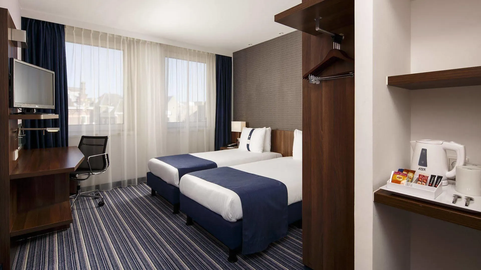 Отель Holiday Inn Express Amsterdam - South By Ihg